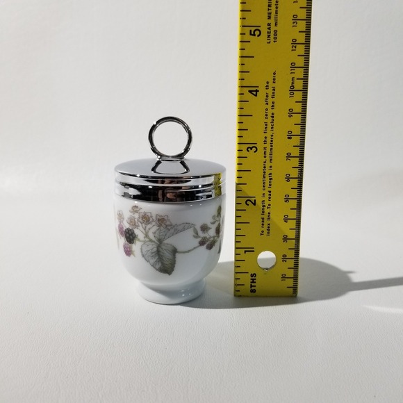 Royal Worcester Porcelain Egg Cup with Lid Made in England Brambles - Picture 6 of 9